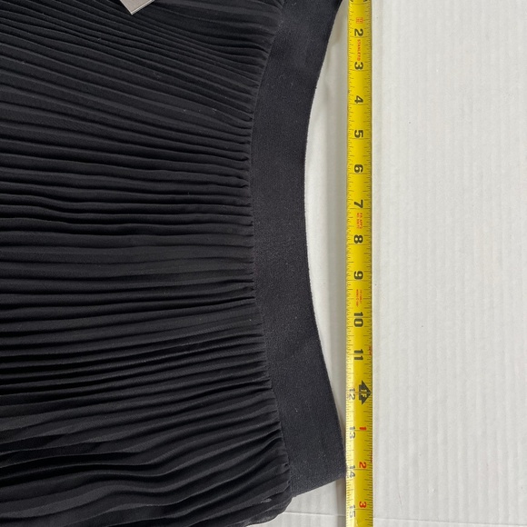 VINCE CAMUTO Sz M Black Pleated Chiffon Midi Skirt Elastic Waist Pull On - Picture 6 of 7